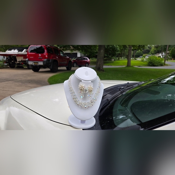 Vintage Crystal Necklace and Crystal Fuax Pearl Earrings Jewelry Set - Picture 11 of 17